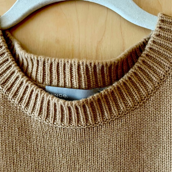 VINCE cashmere pullover sweater tan crewneck - Picture 3 of 4